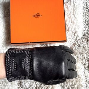 HERMES LAMB LEATHER H LOGO EMBROIDERED BLACK WOMENS GLOVES SZ 7 + BOX